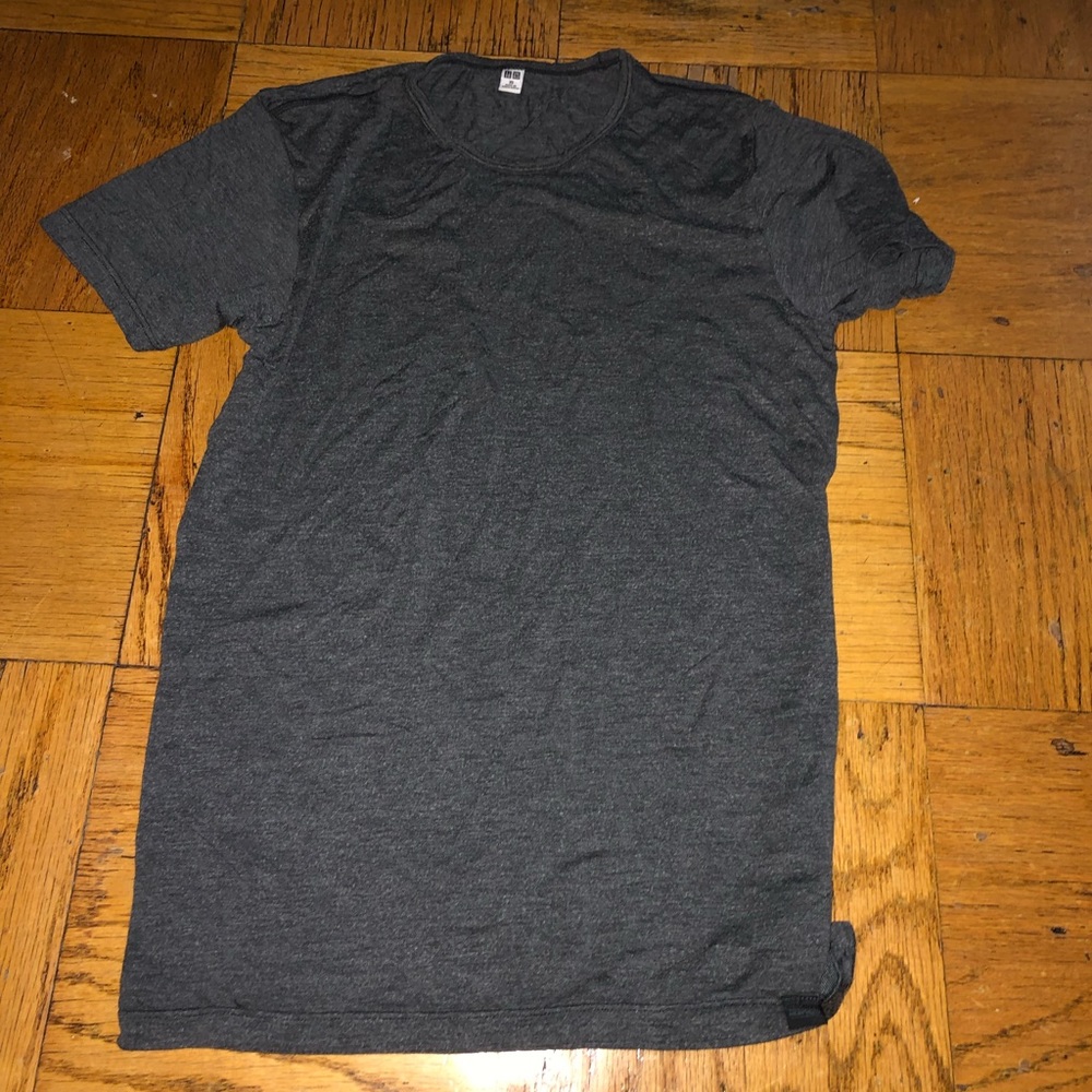Uniqlo tee